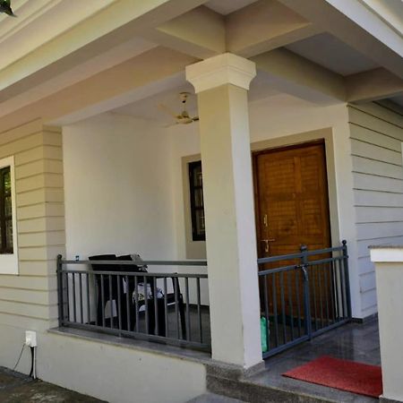 Dsk Studio Apartment, Siolim, Goa. Luaran gambar