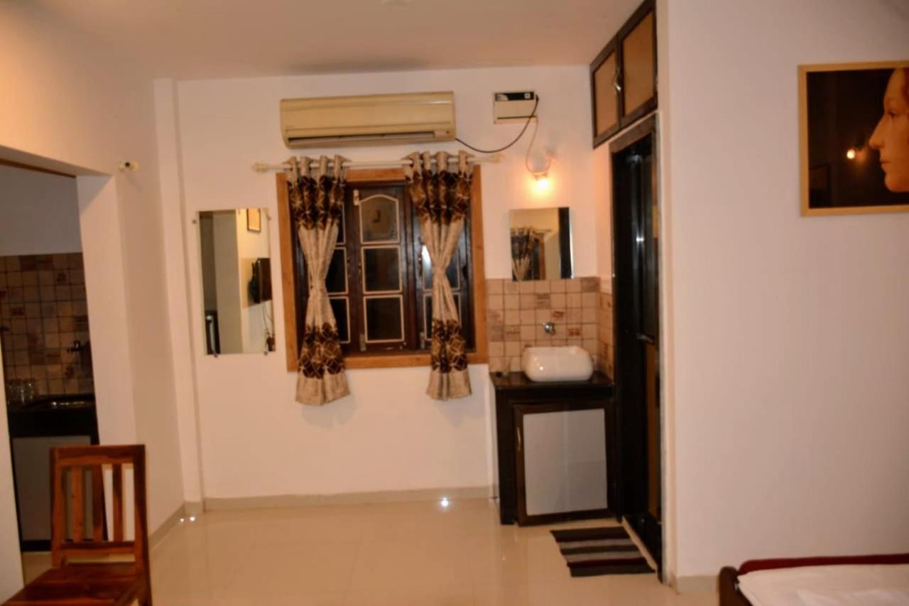Dsk Studio Apartment, Siolim, Goa. Luaran gambar