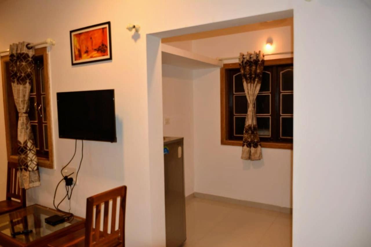 Dsk Studio Apartment, Siolim, Goa. Luaran gambar