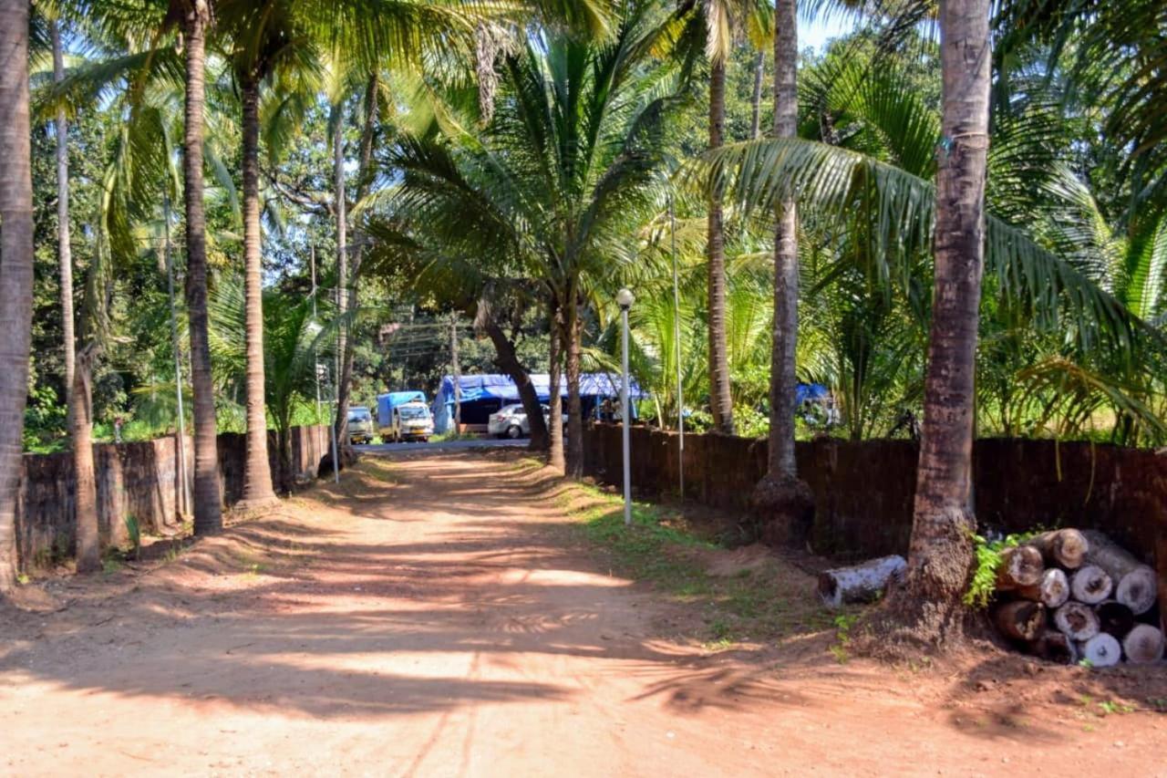 Dsk Studio Apartment, Siolim, Goa. Luaran gambar