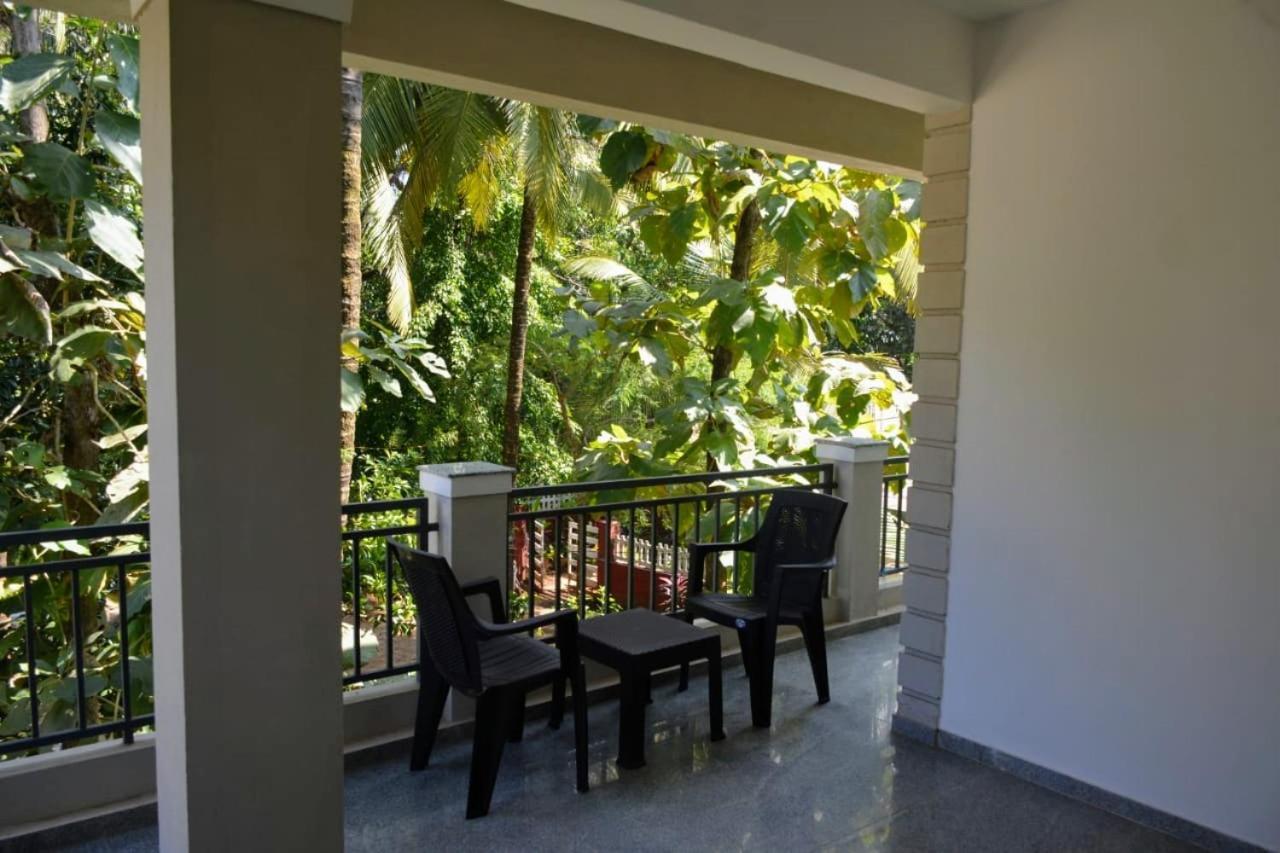 Dsk Studio Apartment, Siolim, Goa. Luaran gambar